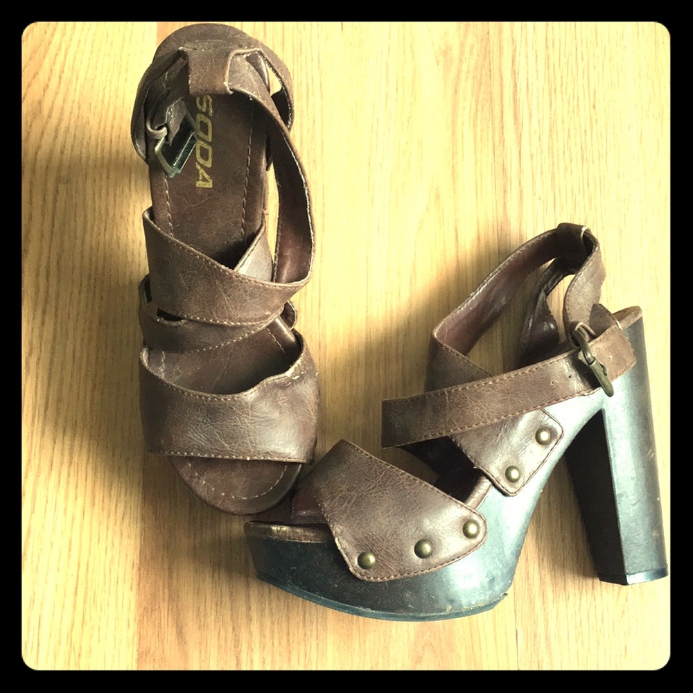 Platform sandals
